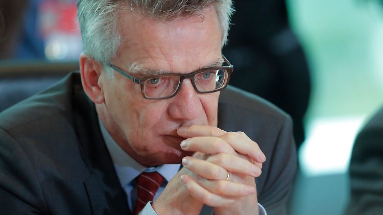 De Maizière: "Europa muss den Zuzug der Flüchtlinge gemeinsam ordnen, steuern und begrenzen."