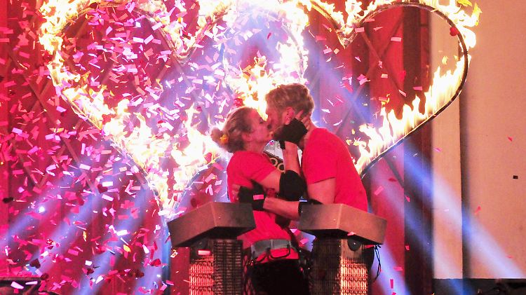 Das war einmal: Nico Schwanz und Saskia Atzerodt nach dem Gewinn im "Sommerhaus".