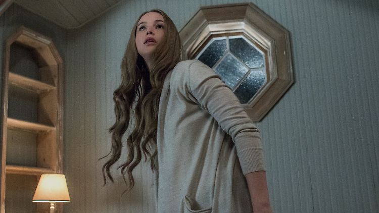 An den Anblick von Jennifer Lawrence sollten sich Zuschauer gewöhnen. Laut Regisseur macht er die Hälfte des Filmes aus.
