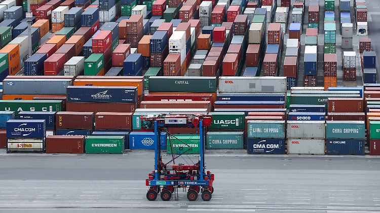 Waren im Wert von fast 1,3 Billionen Euro wird die deutsche Wirtschaft in diesem ins Ausland Jahr verkaufen.