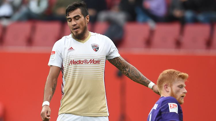 Dario Lezcano und der FC Ingolstadt werden in der 2. Liga durchgereicht.