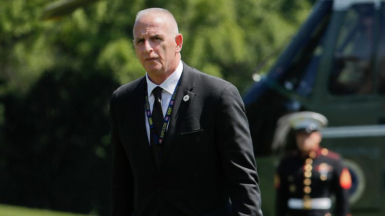 Als er mit Trump nach Washington ging, musste er eine jährliche Gehaltskürzung von 130.000 Dollar in Kauf nehmen: Keith Schiller.