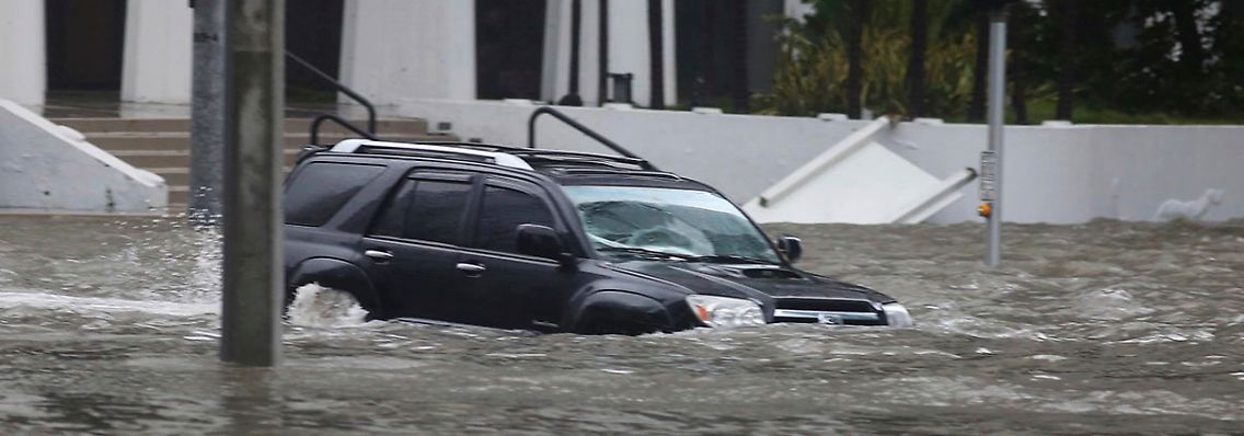 Einen Meter hoch stand das Wasser in Miami bereits am Sonntag.