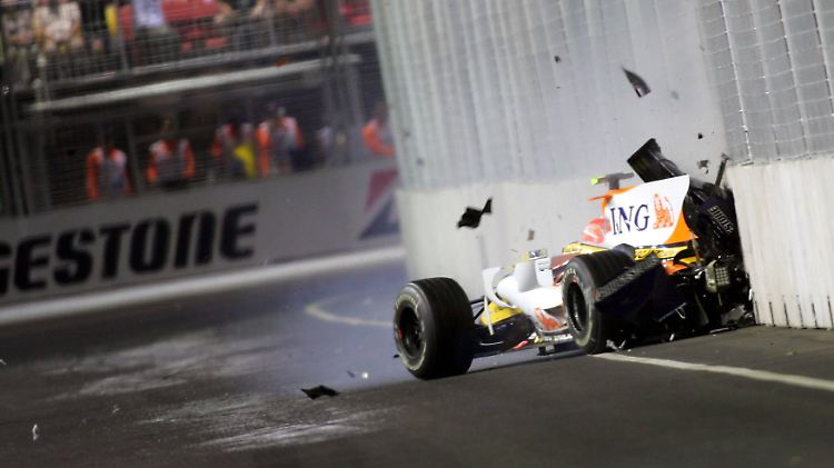Nelson Piquet jr. knallte absichtlich in die Mauer, um seinem Teamkollegen den Sieg zu ermöglichen.