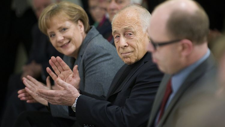 Zum 80. Geburtstag von Heiner Geißler am 3. März 2010 diskutierte Angela Merkel mit ihm in der Berliner CDU-Zentrale über  "Grundlagen der humanen Gesellschaft".