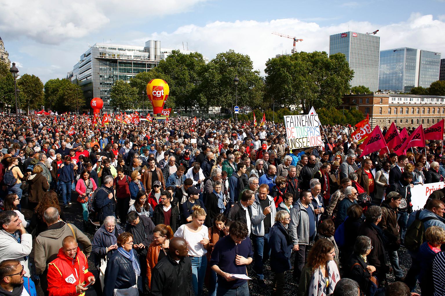 Mit Demonstrationszügen in ganz Frankreich formiert sich  der Protest gegen die geplanten
Arbeitsmarktreformen von Präsident Emmanuel Macron. Die Massendemonstrationen gelten als Testfall: Schafft es Macron gegen den Widerstand der Straße, grundlegende Veränderungen durchzusetzen?