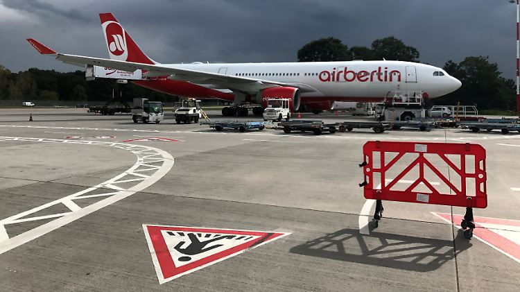 Mit ihrer als "Sick out" bezeichneten Arbeitsverweigerung könnten die Piloten die Air-Berlin-Flotte endgültig lahmlegen.
