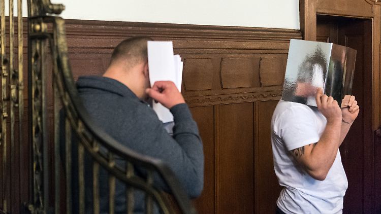 Adam K. und Pawel A. droht im Falle einer Verurteilung eines lebenslange Haftstrafe.