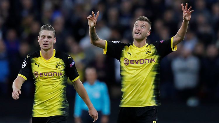 Andrej Jarmolenko steht das erste Mal in der BVB-Startelf - und bedankt sich mit einem Tor.