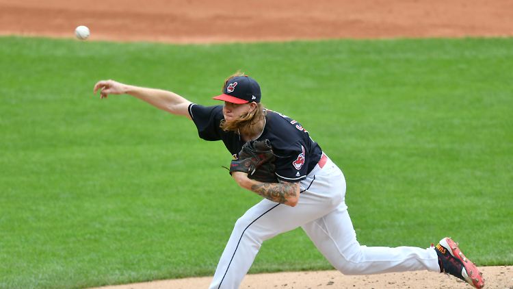 Cleveland-Pitcher Mike Clevinger.