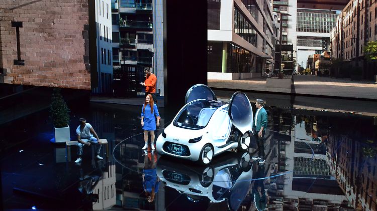 Der Smart Vision EQ fortwo ist für Mercedes das Robotertaxi der Zukunft. Aber die Hardware allein reicht wohl nicht mehr.