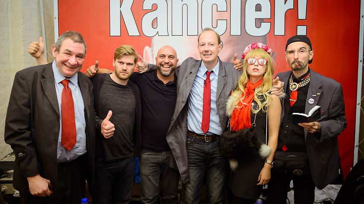 Vereint in Überheblichkeit und Inhaltsleere: das "Spitzenteam" der Partei "Die Partei".