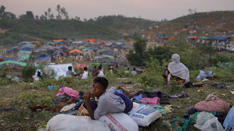 Mehr als 400.000 Rohingya flüchteten bislang über die Grenze nach Bangladesch.