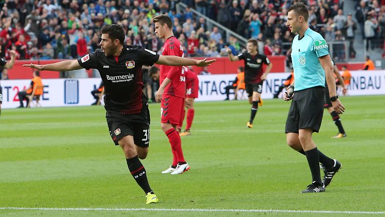Kevin Volland schnürte einen Doppelpack, obwohl er vom Videoschiedsrichter noch einen Treffer aberkannt bekam.
