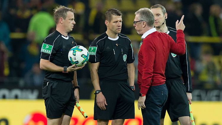 Auf dem Platz wurde an diesem Abend viel diskutiert.