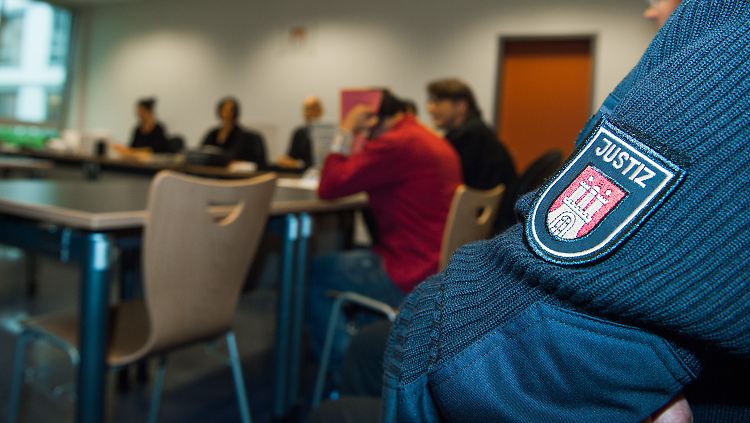 Mehrere Personen wurden bereits zu Haftstrafen verurteilt, die beim G20-Gipfel aufgefallen waren.