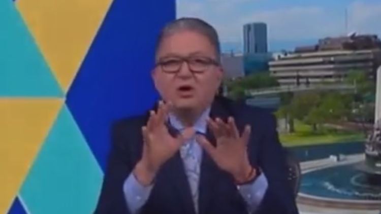 Mexiko Beben Nachrichtensprecher.JPG