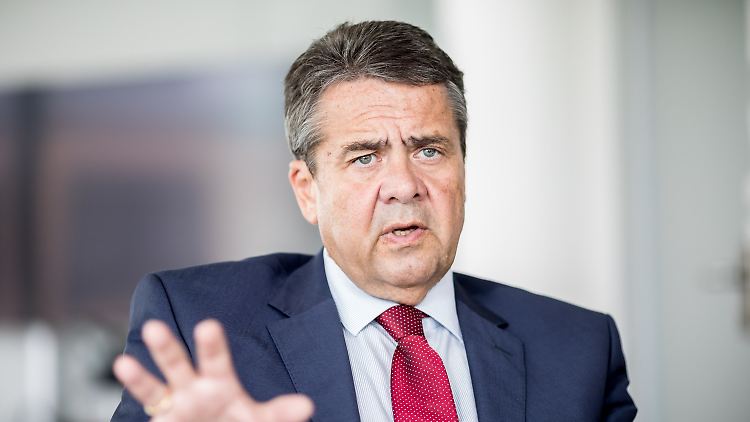 Gabriel kritisiert den Anstieg der Rüstungsausgaben im Haushaltsentwurf der Union.