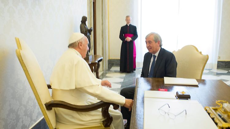 Im April 2016 erhielt Libero Milone noch Privataudienzen bei Papst Franziskus.