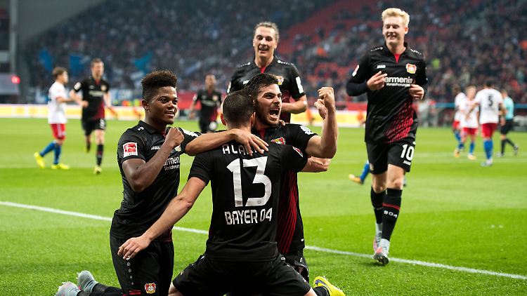 Lucas Alario und Kevin Volland erlegten den HSV im Alleingang mit ihren drei Bayer-Treffern.