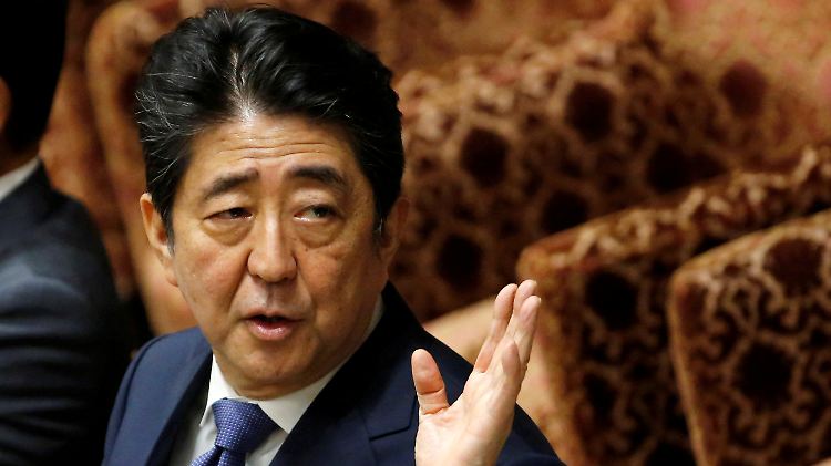 Konnte im Rahmen der Nordkorea-Krise die Gunst der Wähler zurückgewinnen: Japans Ministerpräsident Shinzo Abe. 
