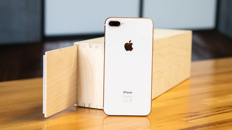 Das iPhone 8 Plus in der Gold-Variante.
