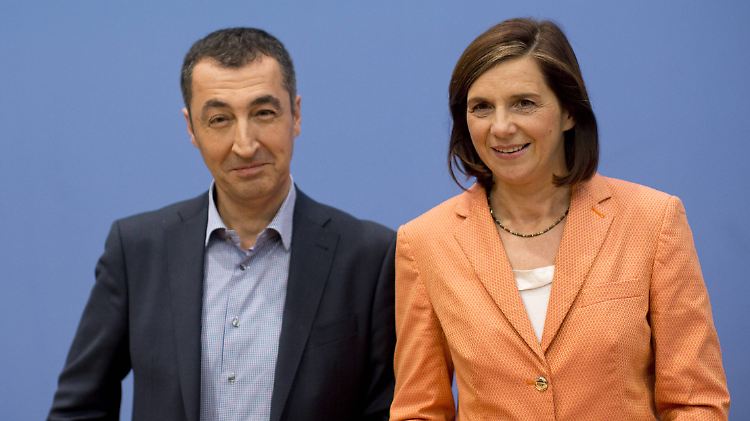 Gute Stimmung, aber auch ein bisschen Bescheidenheit. Cem Özdemir und Katrin Göring-Eckardt am Tag nach der Wahl.