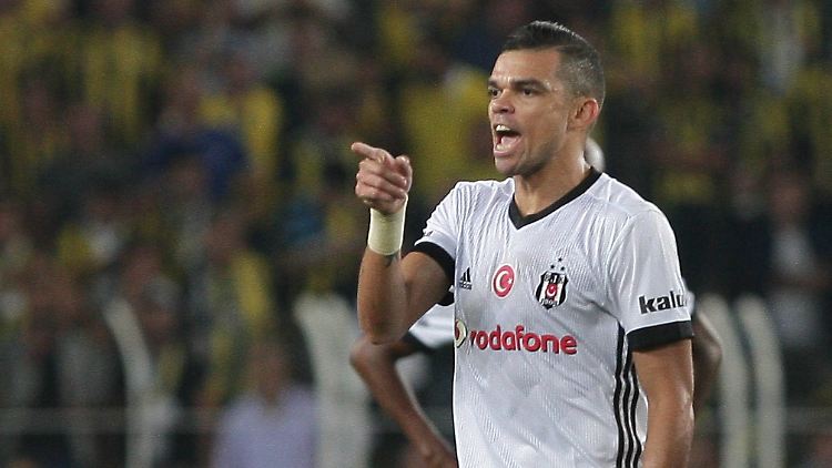 "Ich kämpfe für jeden meiner Klubs, als ob es mein letztes Spiel wäre": Pepe.