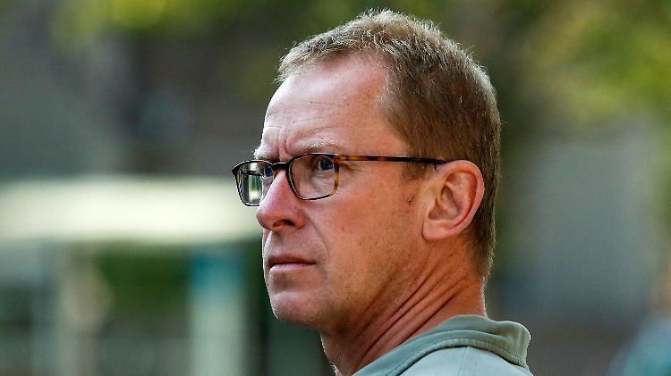 Mark Johnson soll Währungskurse manipuliert haben. Nun steht er als erster Trader im Devisenskandal vor Gericht.