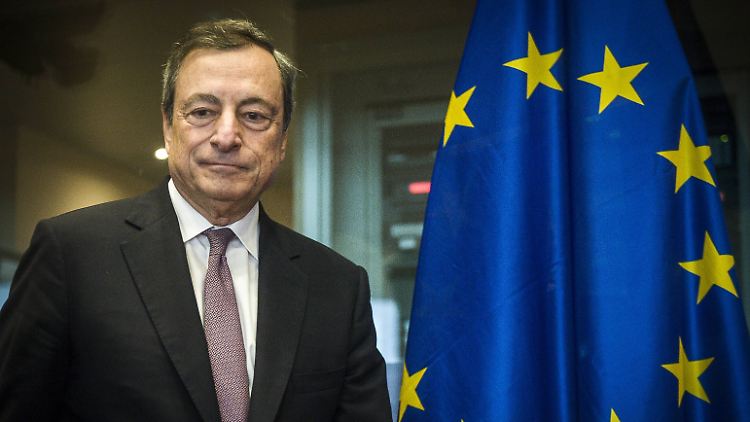Führt die EZB: Mario Draghi.