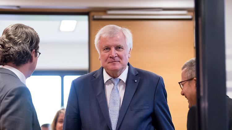 Gestärkt nach der Sitzung der Landtagsfraktion: Horst Seehofer.