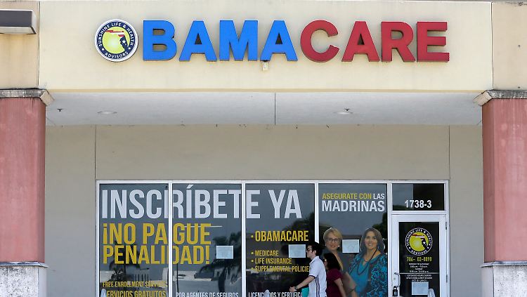 Eine Apotheke in Florida mit einem Obamacare-Schriftzug.