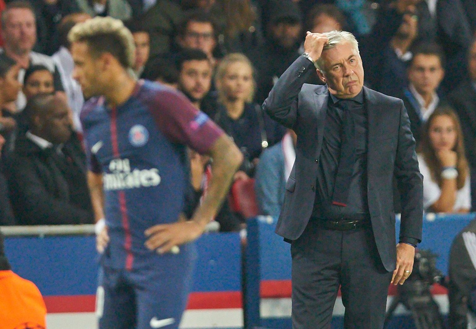 Eine "Harakiri"-Aufstellung von Bayern-Coach Carlo Ancelotti.