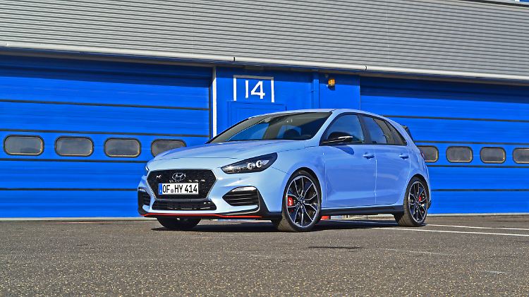 Unter der verhalten wirkenden Hülle des Hyundai i30N steckt ein echter Straßensportler, der fahrtechnisch den GTI verputzt.