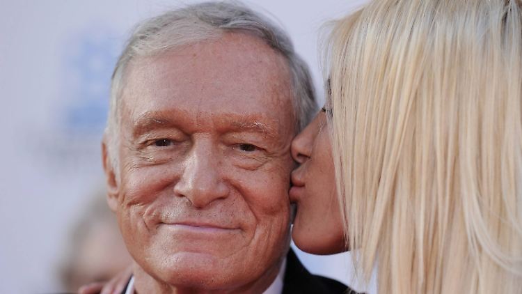 Er liebte die Frauen - und die Frauen liebten ihn: Hugh Hefner.