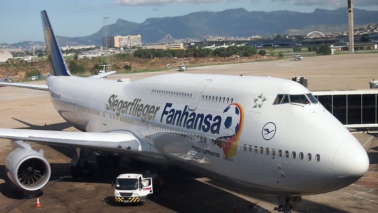 Der "Siegerflieger" Boeing 747 brachte 2014 Fußball-Weltmeister nach Berlin.