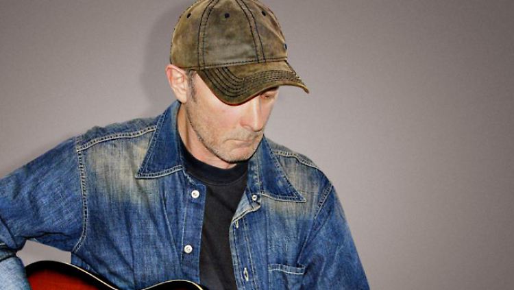 Haare ab, neuer Look, neue Musik: Der neue Wolfgang Petry.