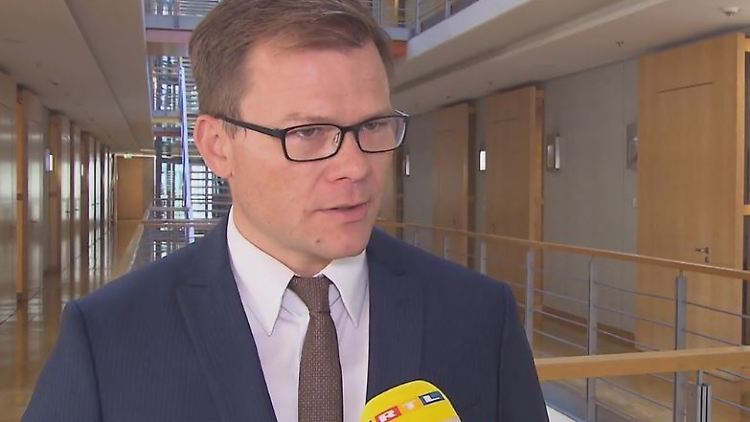 schneider.JPG