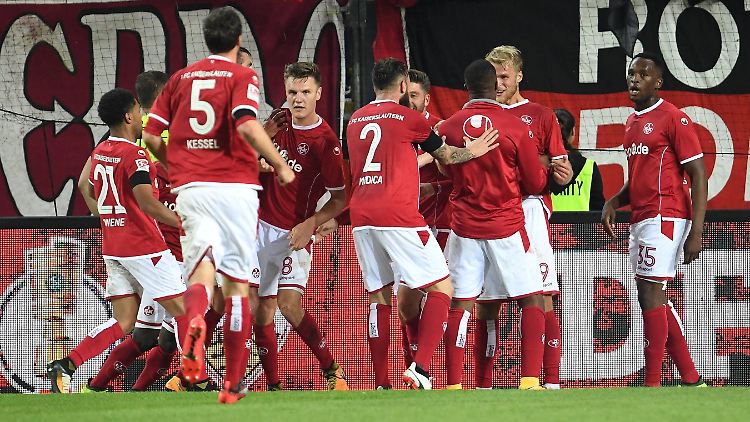 Jubel beim FCI, hängende Köpfe bei Darmstadt nach dem 0:3 in Ingolstadt.