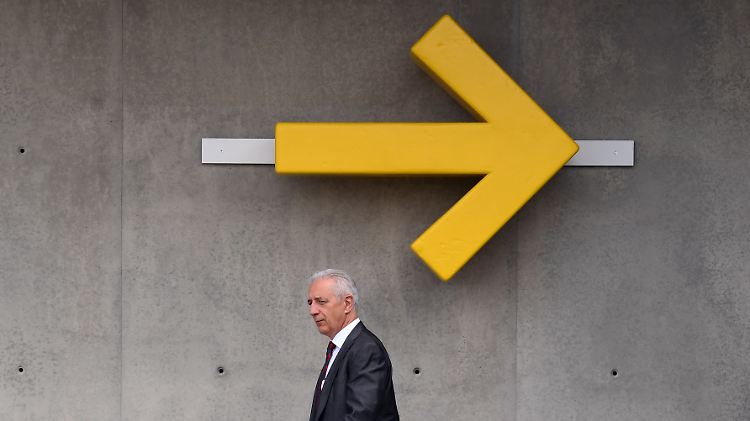 Sachsens Ministerpräsident Stanislaw Tillich gibt der Kanzlerin eine Mitschuld am Erstarken der AfD.
