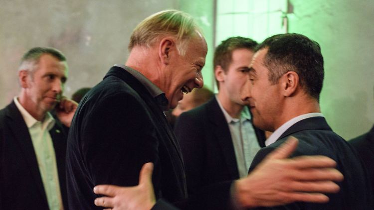 Jürgen Trittin und Cem Özdemir bei der Wahlparty der Grünen am vergangenen Sonntag.