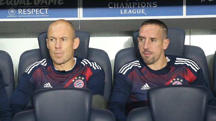 Gegen Paris saßen Arjen Robben und Franck Ribéry unter der Woche noch mit finsterer Miene auf der Bank.