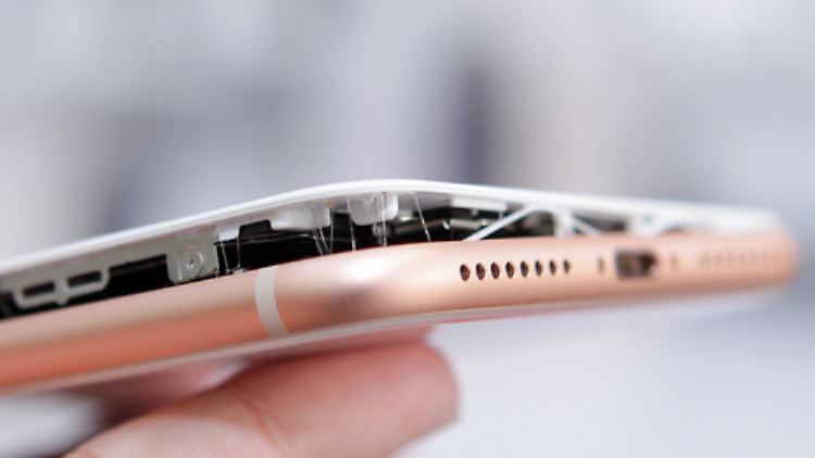 iPhone 8 Plus geplatzt iFeng.jpg