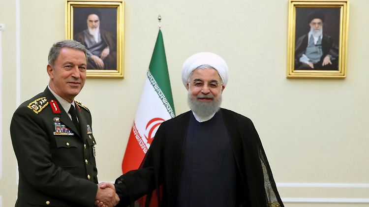 Der türkische Generalstabschef Hulusi Akar traf auch den iranischen Präsidenten Hassan Rouhani.