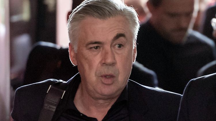 Nach seinem Aus als Bayern-Coach will Carlo Ancelotti eine Pause von zehn Monaten einlegen.