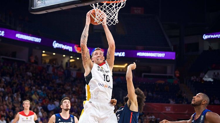 Den Sprung von der Nationalmannschaft in die NBA scheint Theis mühelos zu bewältigen.