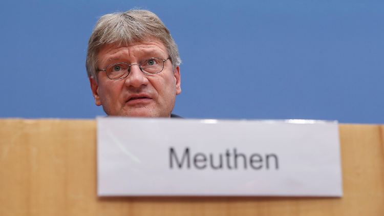 Auch Björn Höcke könne sich um den Vorsitz bewerben, betonte Jörg Meuthen.