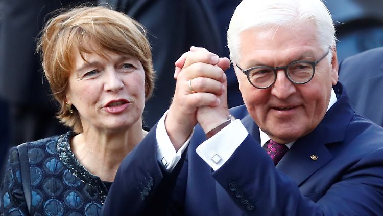 Zur Zentralen Feier zum Tag der Deutschen Einheit appelliert Steinmeier in Mainz an den Zusammenhalt der Deutschen.