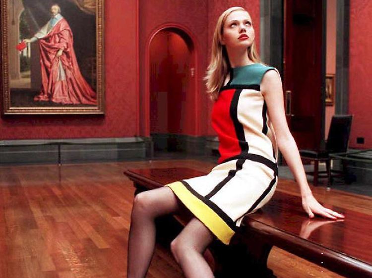 Auch das berühmte Mondrian-Kleid ist zu sehen (hier bei einer Ausstellung in der National Gallery in London).