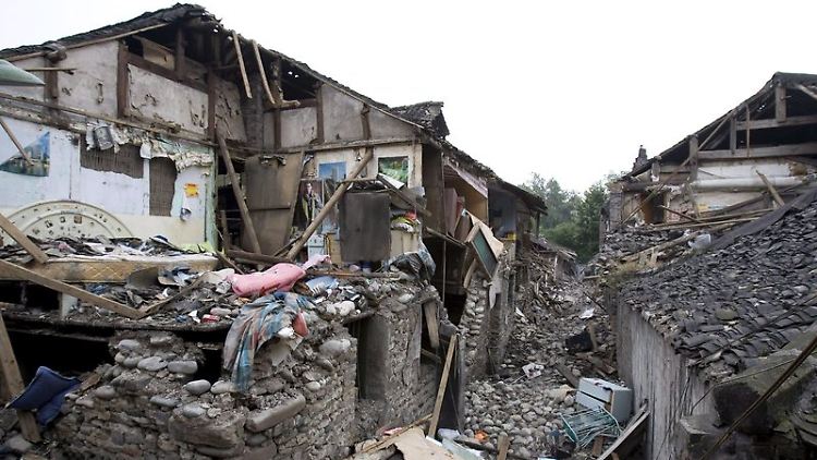Im Mai 2008 zerstörte ein Erdbeben der Stärke 7,9 Häuser in Südwest Sichuan, China. Ursache war ein Stausee.